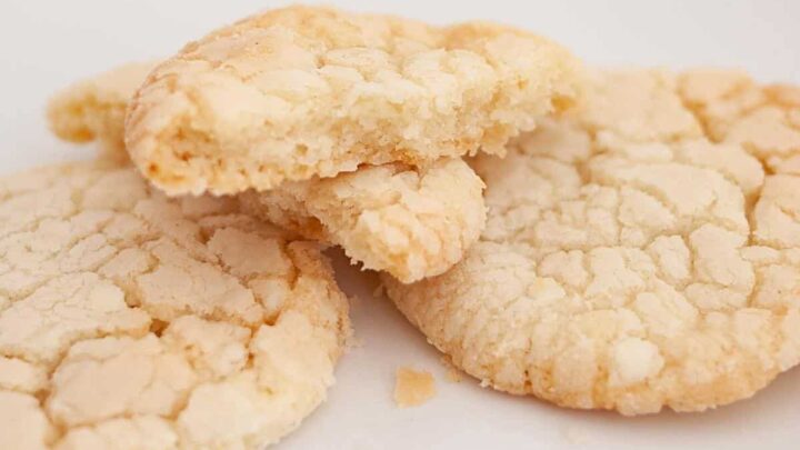 Almond Crinkle Cookies