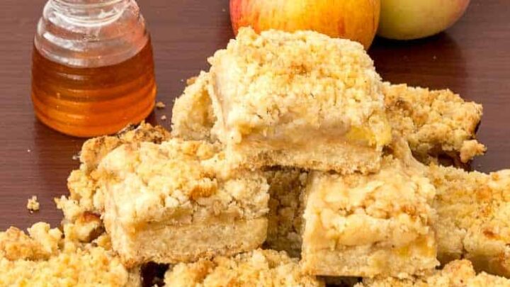 Apple Pie Crumble Bars