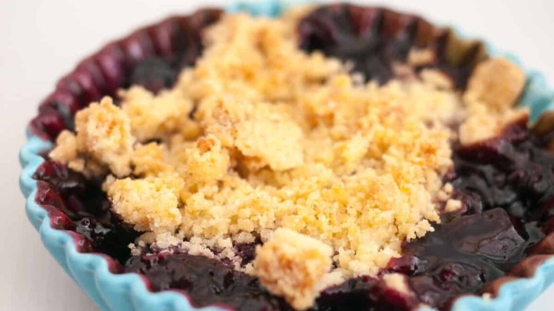 Easy Blueberry Crumble