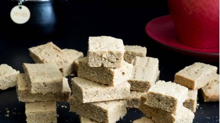 Ginger Shortbread Bars with Molasses