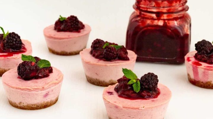 Mini Cheesecakes   Blackberries