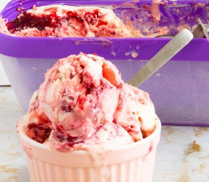 Raspberry Pavlova Ice Cream  no churn