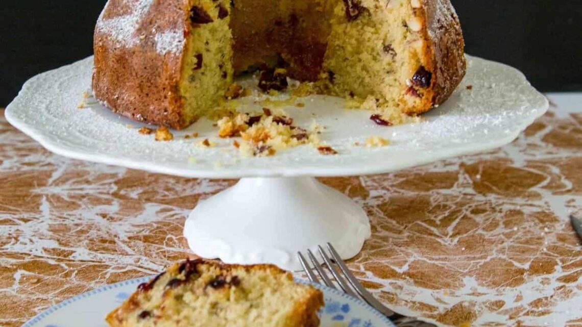 Semolina Cake with Cranberry and Almonds