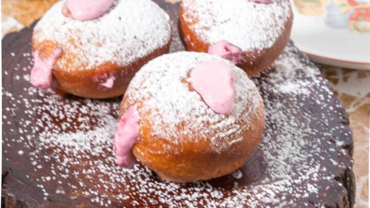 Strawberry Doughnuts   Sufganiyah