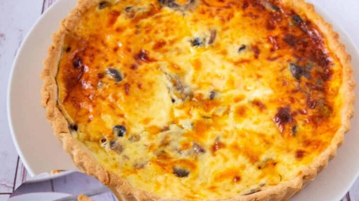 The BEST Mushroom Quiche